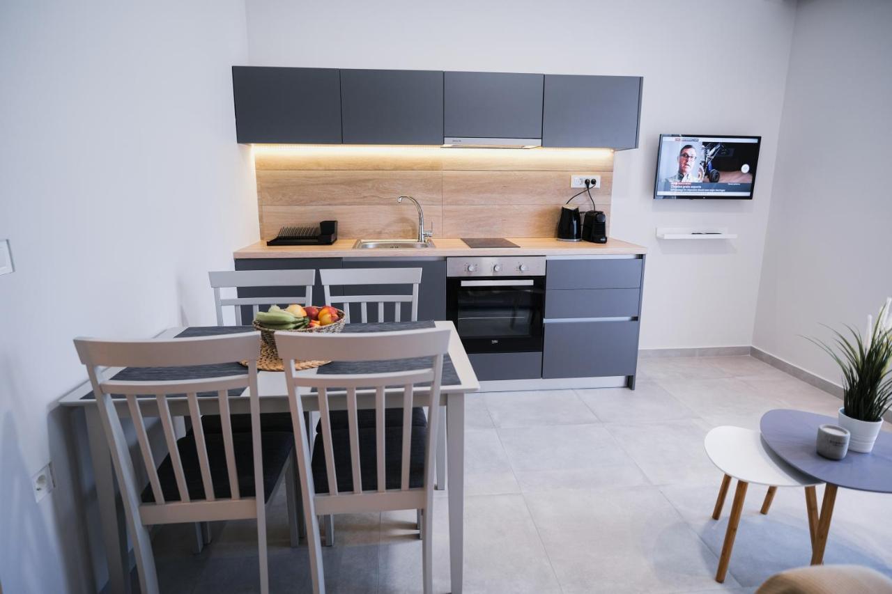 Sweven Luxury Apartments Souda Luaran gambar